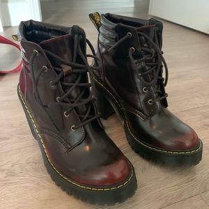 Dr. marten’s Persephone shoe size 7 women’s US